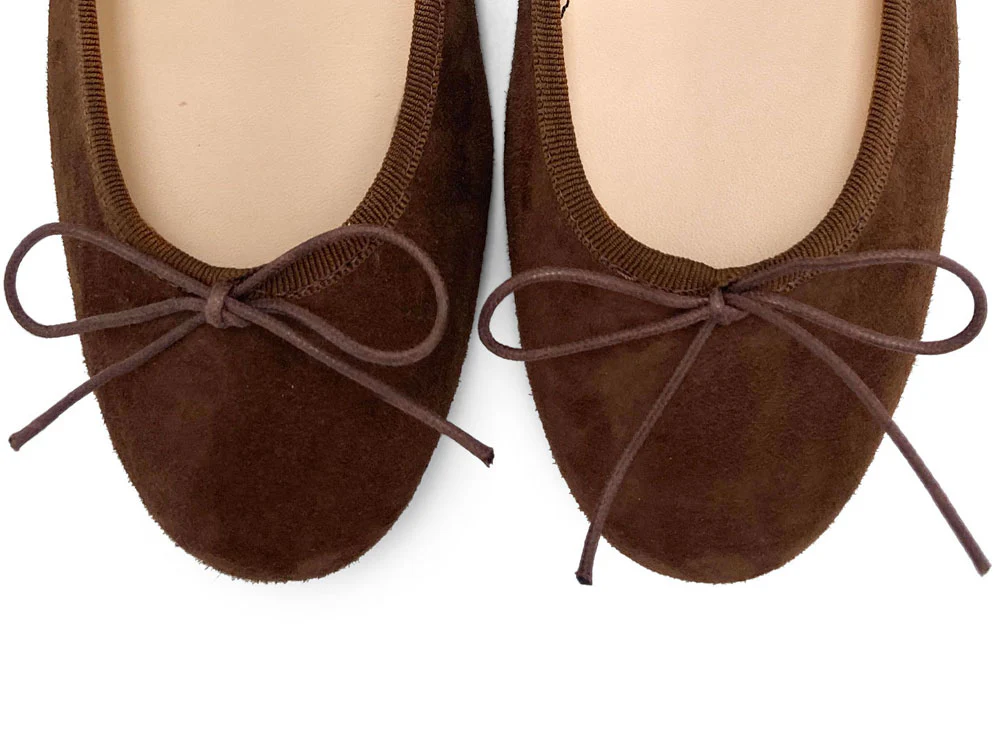 Ballerine con tacco marrone in camoscio - Image 6