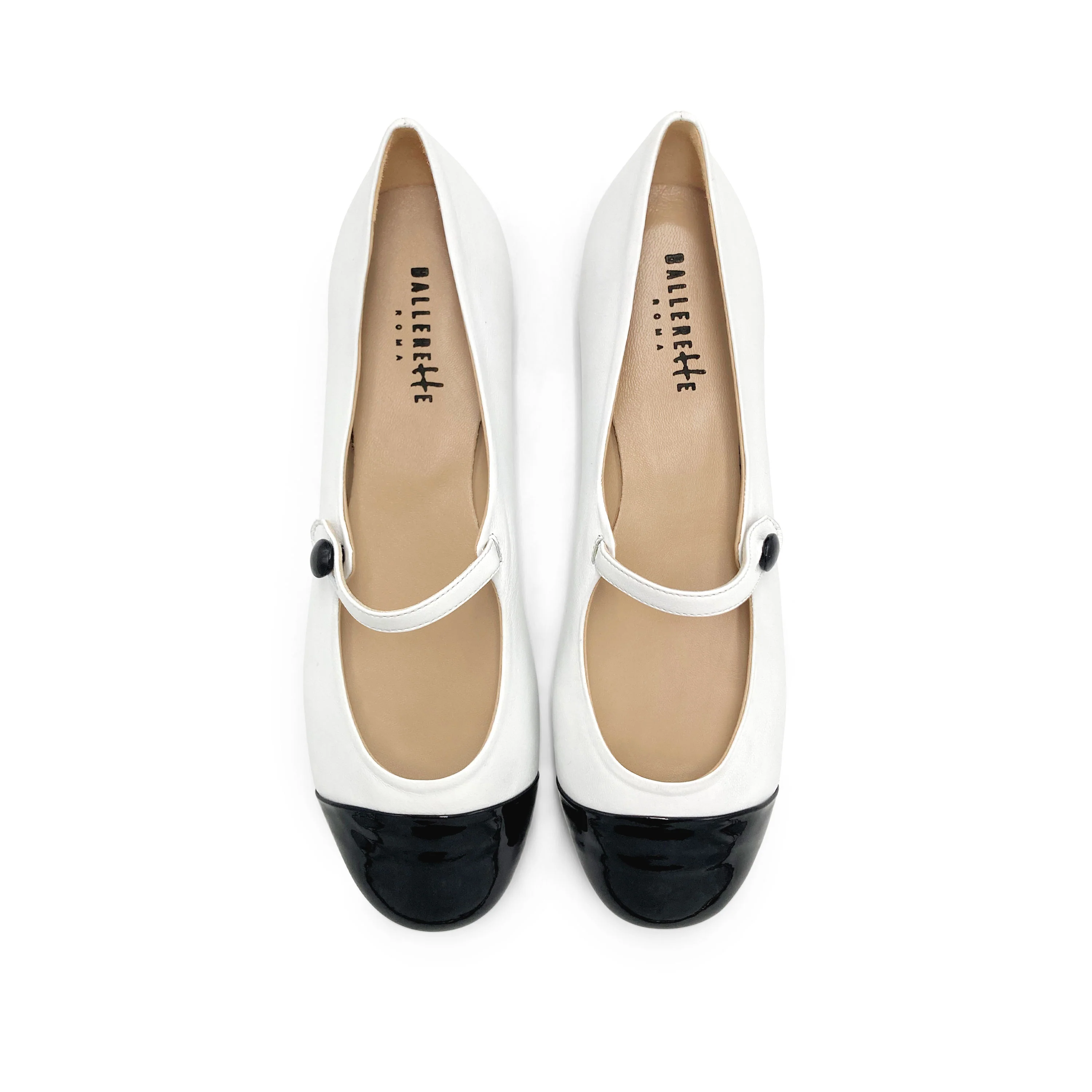Ballerine Mary Jane bianche in pelle con cinturino e punta in vernice