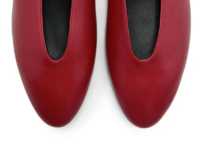Ballerine rosso ciliegia in pelle con scollo a V e cinturino - Image 5